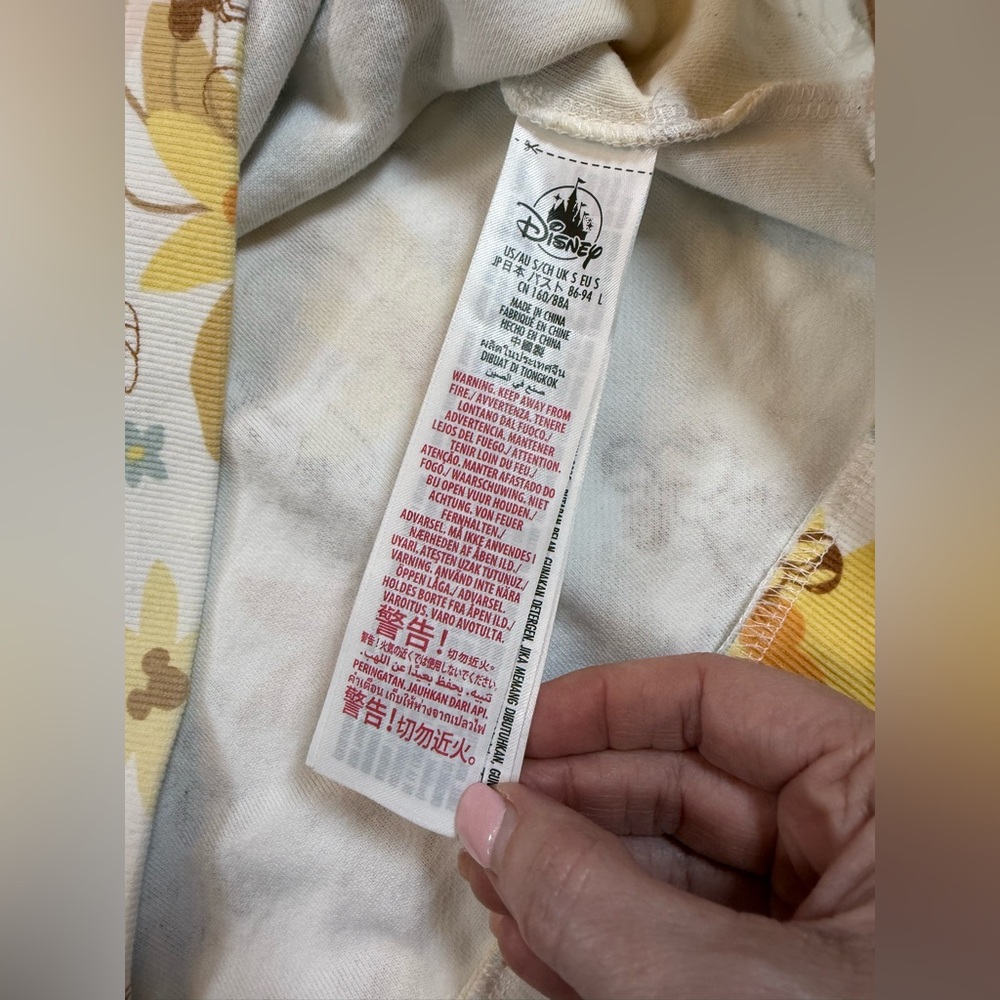 Disney Store Minnie Mouse Ladies' Floral Hooded Sweatshirt size small (bin DD) - Picture 4 of 9